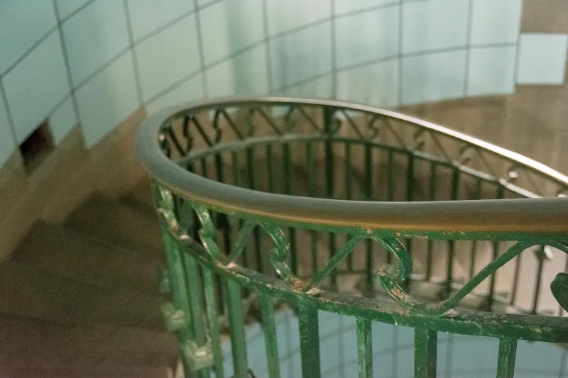 Stairway Stories: The Hidden Galleries of Edinburgh's Vertical Villages